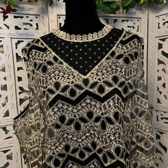 CATO GORGEOUS GOLD METALLIC EMBROIDERY WITH SHEER BLACK MESH SLEEVELESS PLUS TOP - Picture 5 of 13